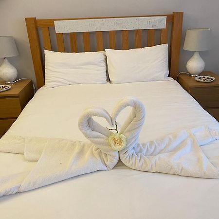 Bournemouth Hot Tub & Sauna Holiday Let Bagian luar foto