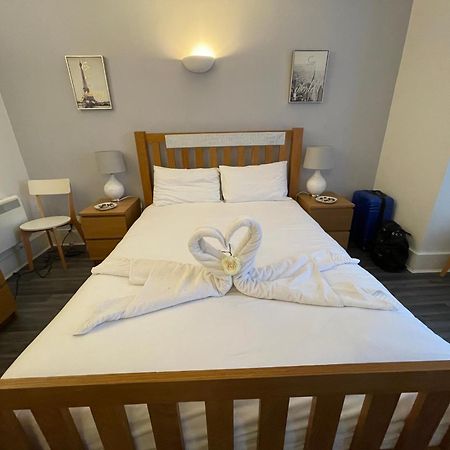 Bournemouth Hot Tub & Sauna Holiday Let Bagian luar foto