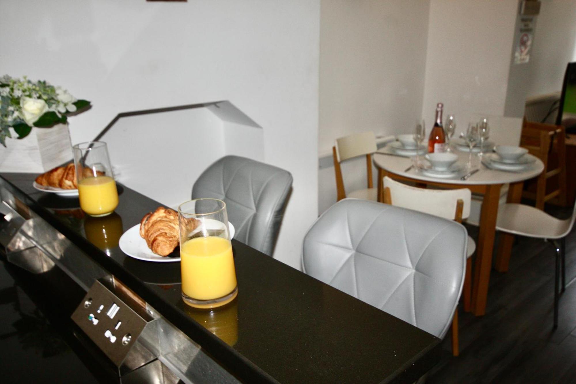 Bournemouth Hot Tub & Sauna Holiday Let Bagian luar foto