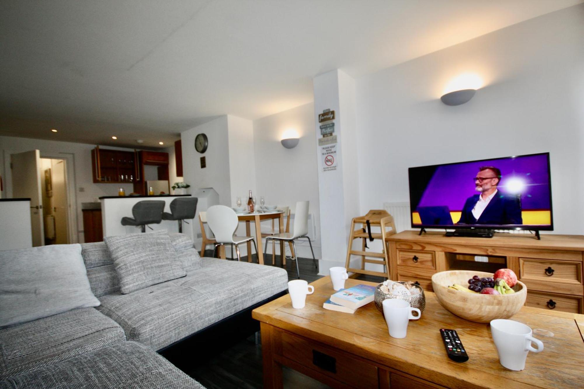 Bournemouth Hot Tub & Sauna Holiday Let Bagian luar foto