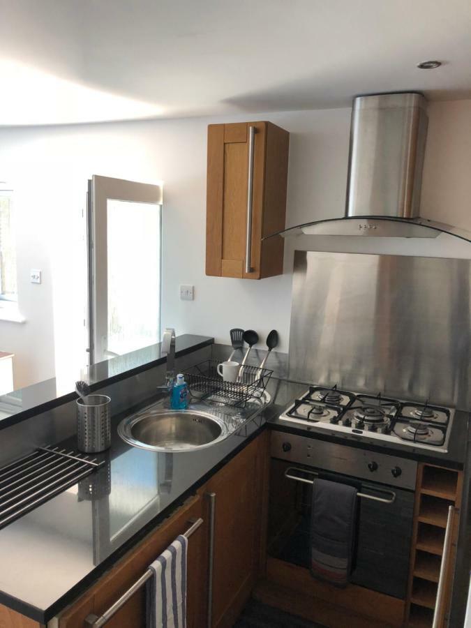 Bournemouth Hot Tub & Sauna Holiday Let Bagian luar foto