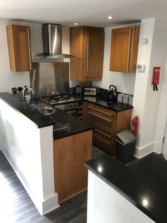 Bournemouth Hot Tub & Sauna Holiday Let Bagian luar foto