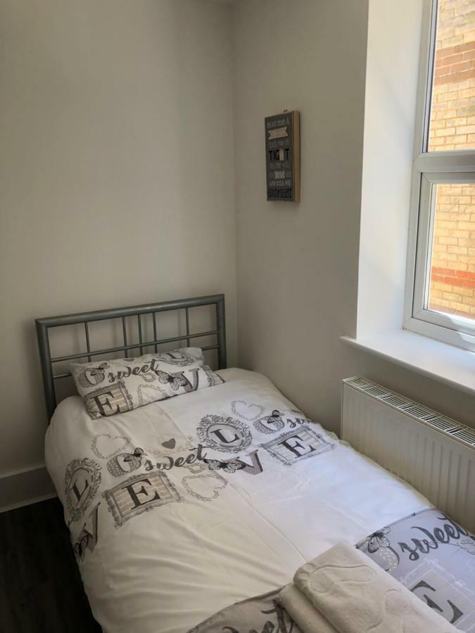 Bournemouth Hot Tub & Sauna Holiday Let Bagian luar foto